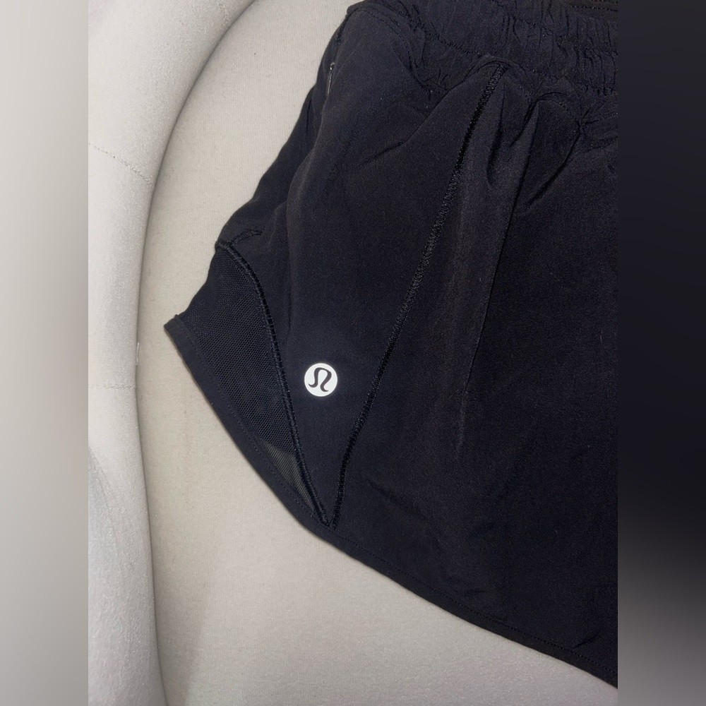 Lululemon Hotty Hot Shorts 2” inseam Size 4 in Black